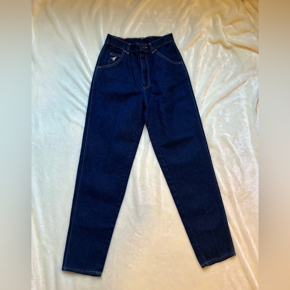 Cute wrangler blue jeans Size XS adult/Size 7 Junior